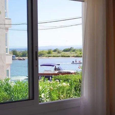 Marina Dreams Apartment
